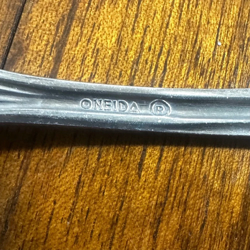 Oneida DUBLIN Teaspoons Stainless 18/0 Glossy Ribbed Scallop‎ Tip 6 1/4
